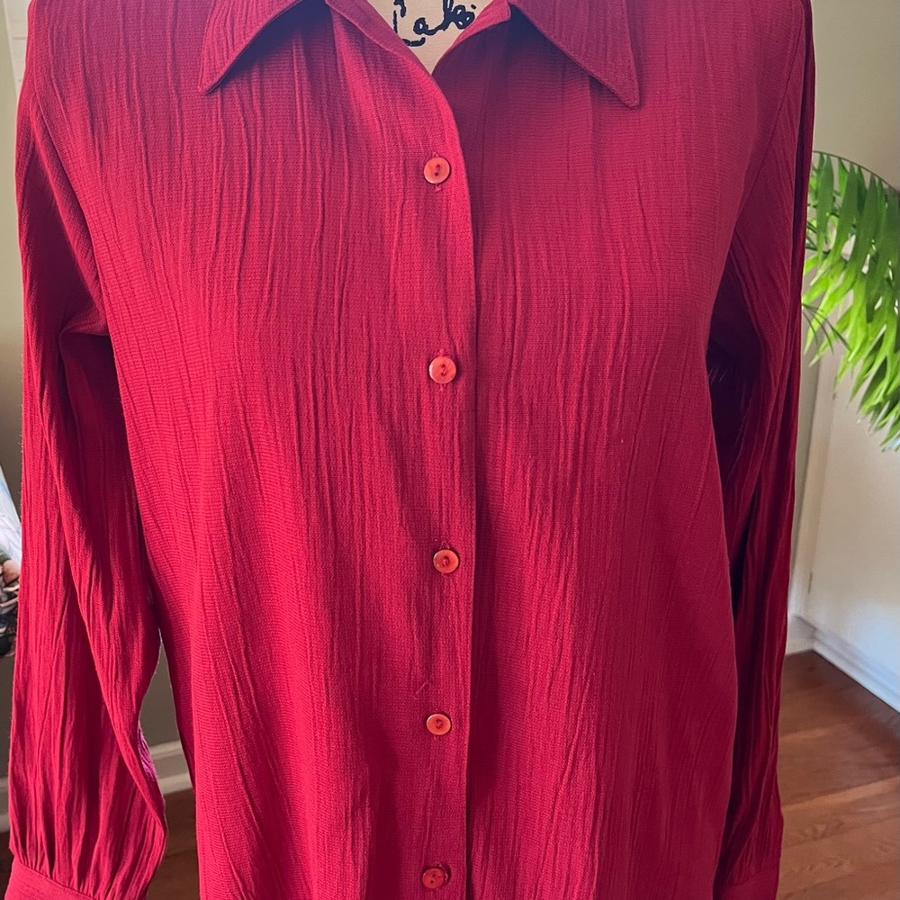 Elegant Red Shirt for Women Size Small.